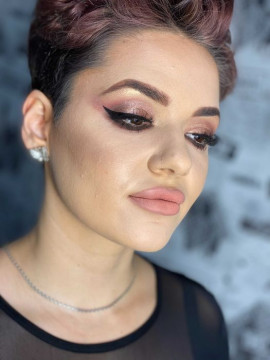 Unghii cu gel si Make up - Machiaj Profesional